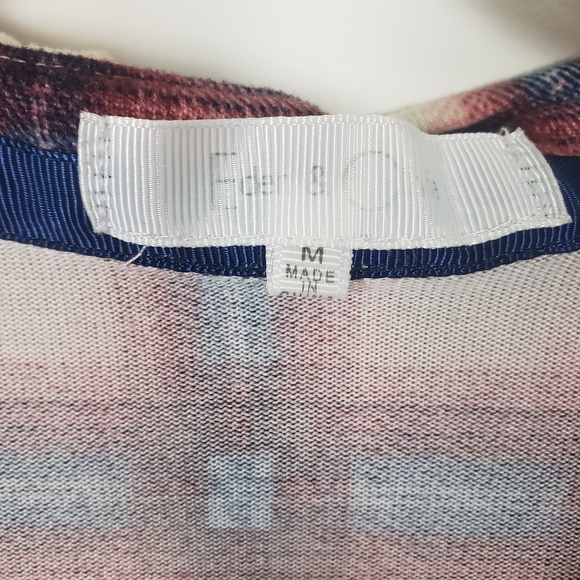 5/$12 Women’s Eden & Olivia Knit Top Button Up Shirt - Picture 7 of 10